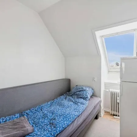 Апартаменты Hyggelig Klassisk Aalborg-lejlighed